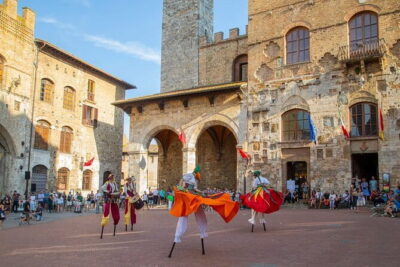 Florence: Tuscany Grand Tour-Siena, San Gimignano, Chianti & Pisa - Siena Walking Tour: Piazza del Campo, Contrade Pride, and the Duomo Finale