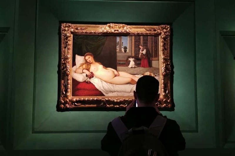 Florence: Uffizi and Vasari Corridor Timed Ticket & AudioApp - The Vasari Corridor: Medici Power in a Long, Elevated Walk