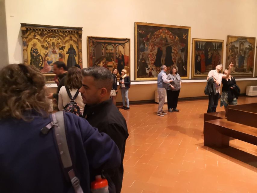 Florence: Uffizi Gallery and Accademia Guided Tour - Getting to the Uffizi: 11:30 under the statue of Giotto