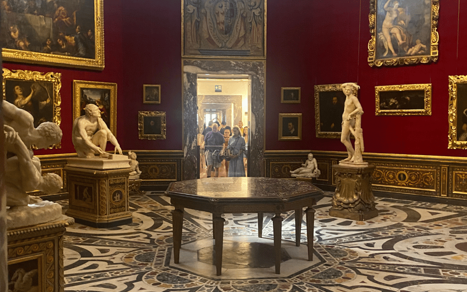 Florence: Uffizi Gallery and Vasari Corridor Private Tour - Vasari Corridor after restoration: Medici secrecy, architecture, and city views