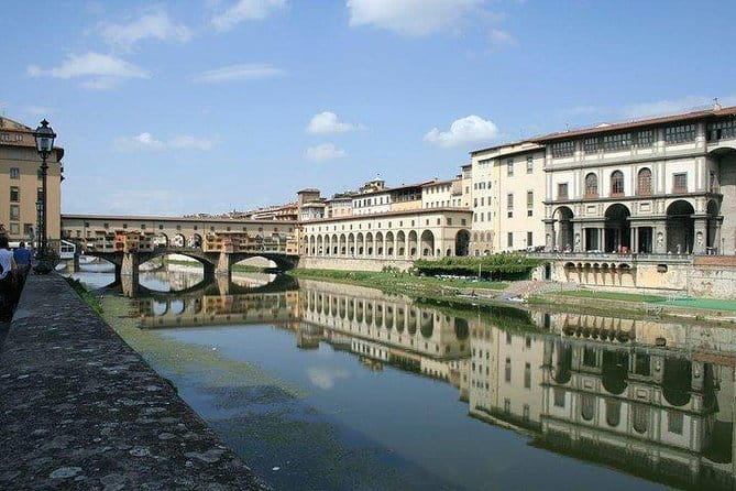 FLORENCE: Uffizi Gallery + Palazzo Vecchio monolingual Guided Tour - Small Group - Piazza della Signoria: The Quick Walk That Adds Meaning