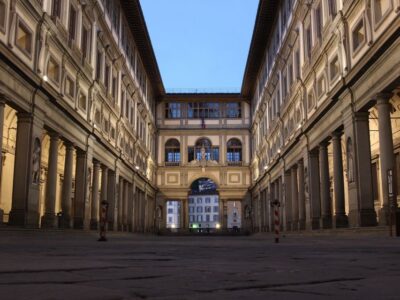 Florence: Uffizi Gallery Private Treasure Hunt for Families - Piazza della Signoria: where the lesson starts in the open air
