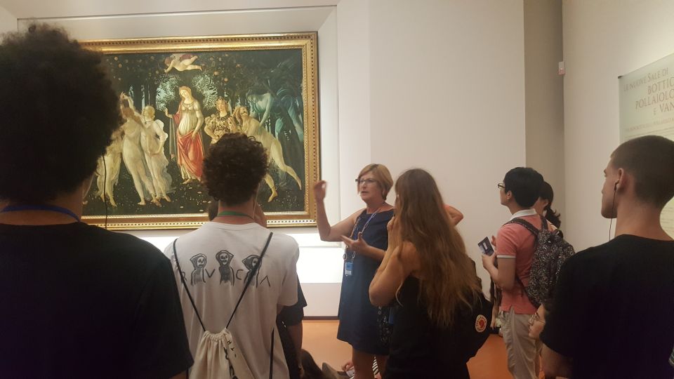 Florence: Uffizi Gallery Private Treasure Hunt for Families - The detail hunts that make kids care: animals, objects, and weird-but-true questions