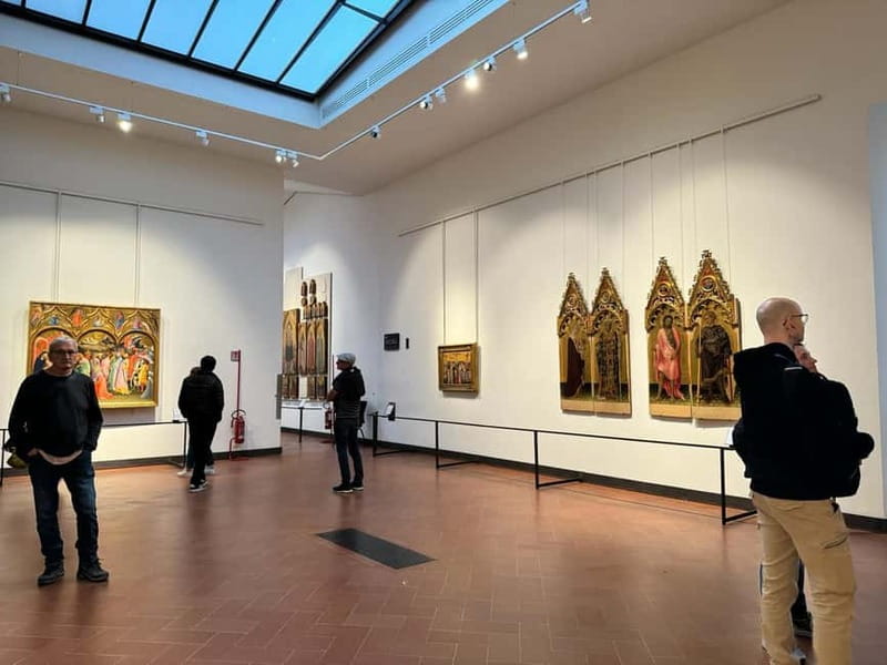 Florence: Uffizi Gallery Skip-the-line Ticket with escort - What to Bring: Headphones and ID