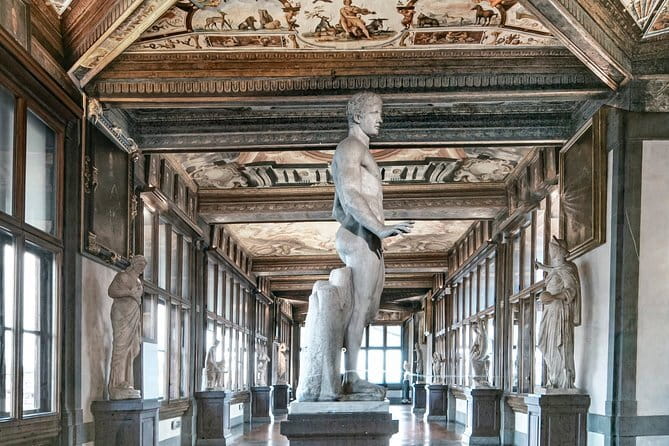 Florence Uffizi Gallery Skip-the-line Tour w Art Historian Guide - Meeting at Piazza della Signoria and getting there smoothly