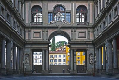Florence: Uffizi Priority Access Ticket - Meeting Point at Door 03 With the See Florence Italy Flag