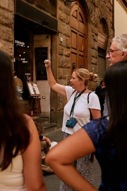 Florence: Uffizi Tour with an Art Expert Guide - Tribuna and sculpture context: why this part changes how you see paintings