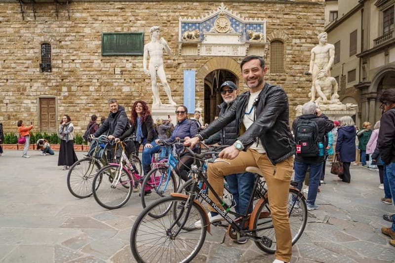 Florence: Untold Bike tour with Roberto - Start point at Via della Pergola 19: no sign, just patience