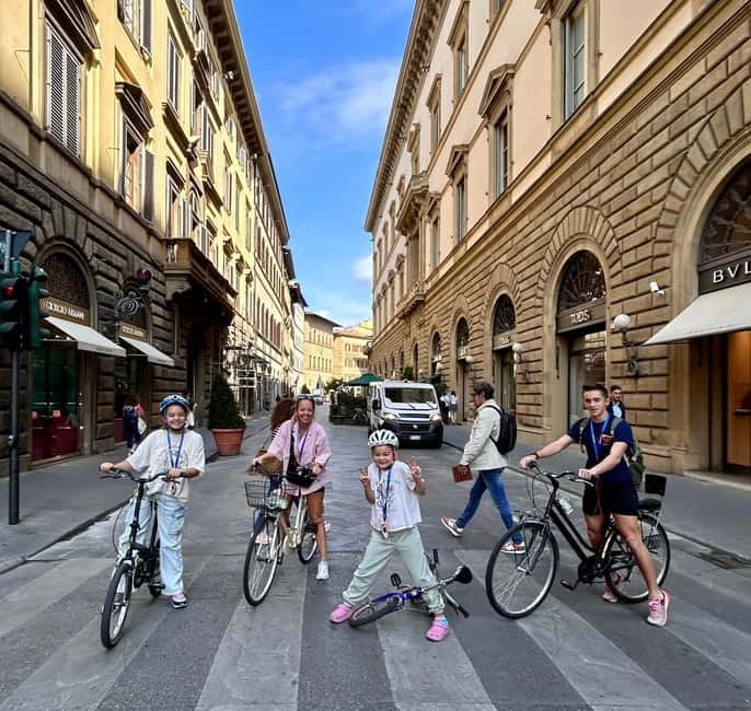 Florence: Untold Bike tour with Roberto - Via delle Belle Donne and Via de’ Tornabuoni: fashion street, story street