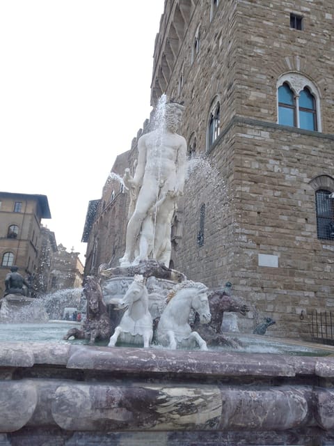 Florence Unveiled: The Rivalry of Leonardo and Michelangelo - Piazza della Signoria to the river: why Ponte Vecchio changes the tone