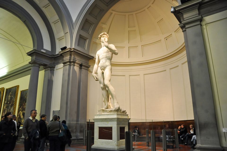 Florence: Walking Tour, Accademia Gallery & Uffizi Gallery - The Florence walking tour: landmarks you can actually connect