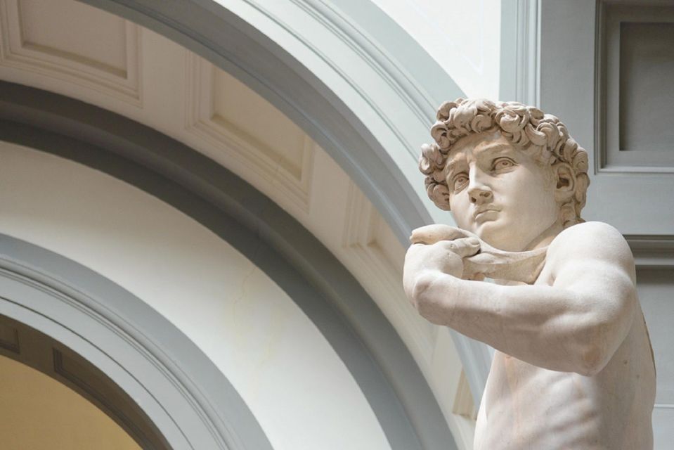 Florence: Walking Tour, Accademia Gallery & Uffizi Gallery - Uffizi Gallery: from medieval beginnings to Renaissance payoff