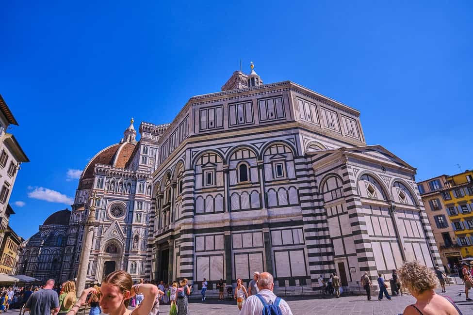 Florence: Walking Tour and Accademia Gallery Tour - Logistics that matter in Florence: meeting point, earphones, and rules