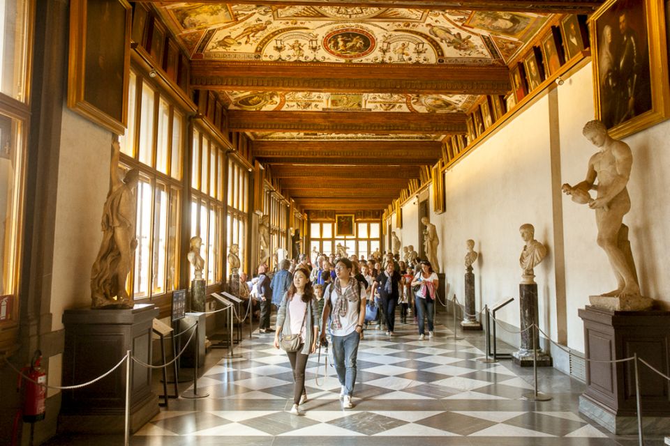 Florence: Walking Tour and Accademia Gallery Tour - Languages and pacing: English or Spanish makes a difference