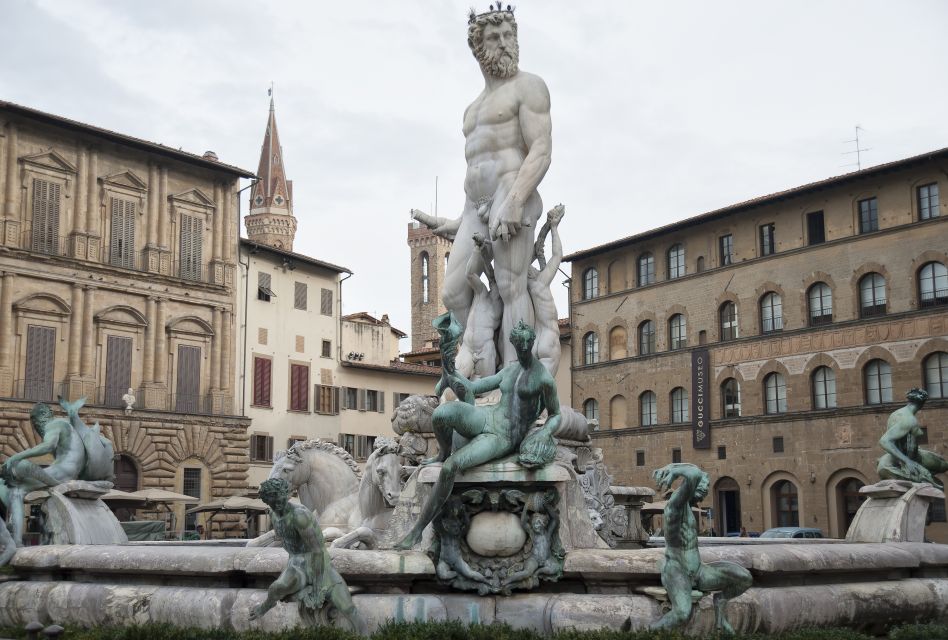 Florence: Walking Tour with Guided Visit to The Duomo - Entering Santa Maria del Fiore: what you’ll see inside