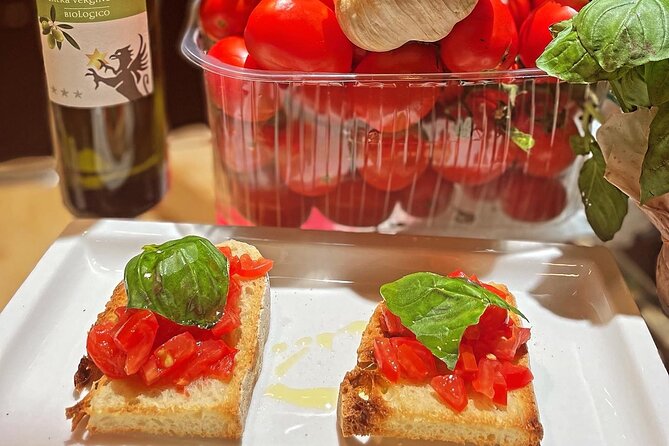 Florence Wine Tasting Experience with Three Types of Tuscan Wine - A one-hour Tuscan wine lesson in the middle of Florence
