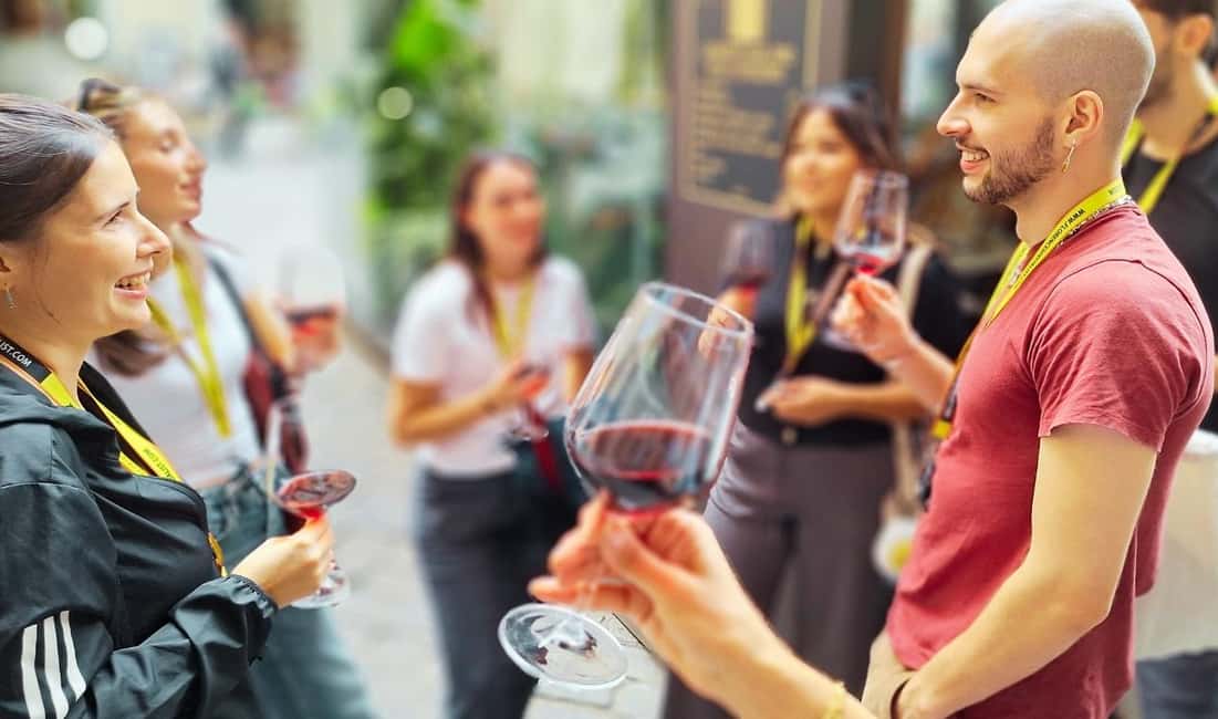 Florence: Wine Windows Walk with Wine Tasting and Appetizers - Key highlights at a glance