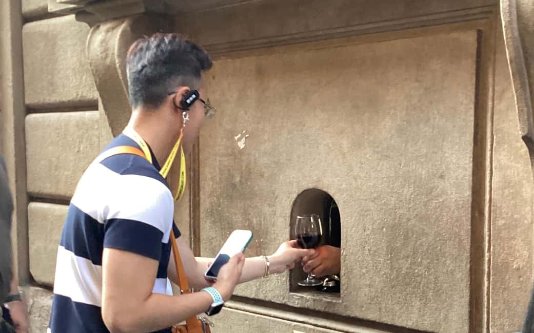 Florence: Wine Windows Walk with Wine Tasting and Appetizers - Florence’s Wine Windows: why this walk is more than wine