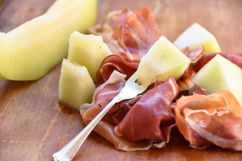 Florence’s Ultimate Food Tour: Full Tuscan Meal with a Local - Piazza Indipendenza lunch: where you slow down