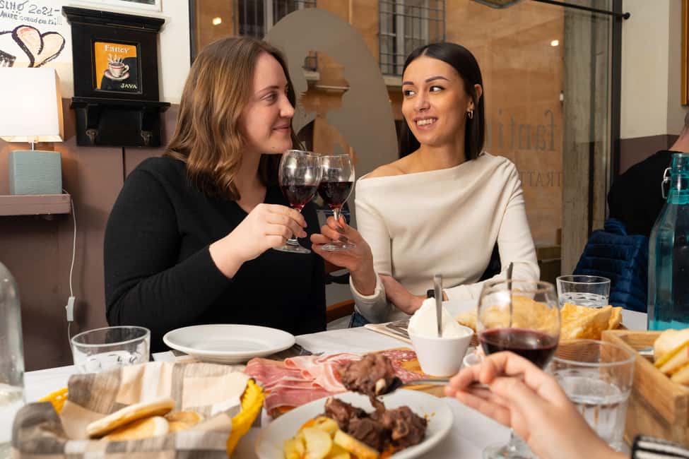 Florence’s Ultimate Food Tour: Full Tuscan Meal with a Local - Regional food stops: pasta, rustic soups, and seasonal plates