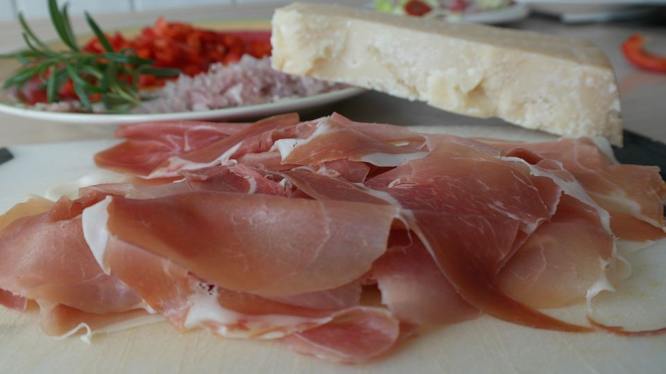 Food stroll & tasting in Florence city center - What you’ll taste: Florentine specialties plus Chianti