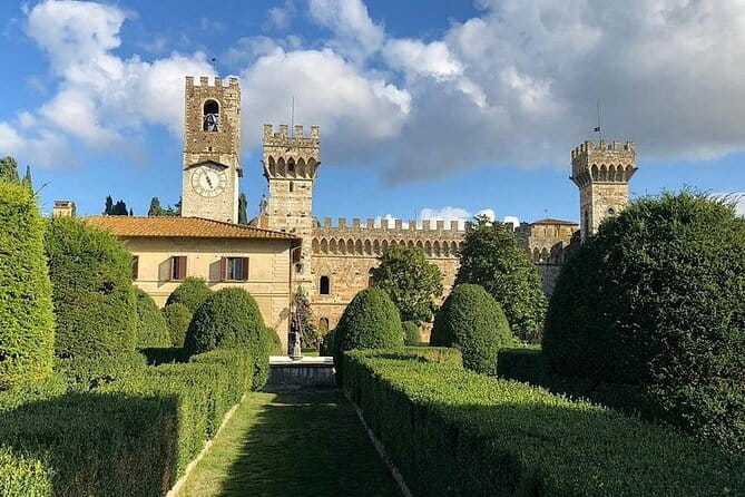 Forge your own wedding rings or friendship rings in Tuscany - Price and value: $480.10 per group (up to 2) for real hands-on work