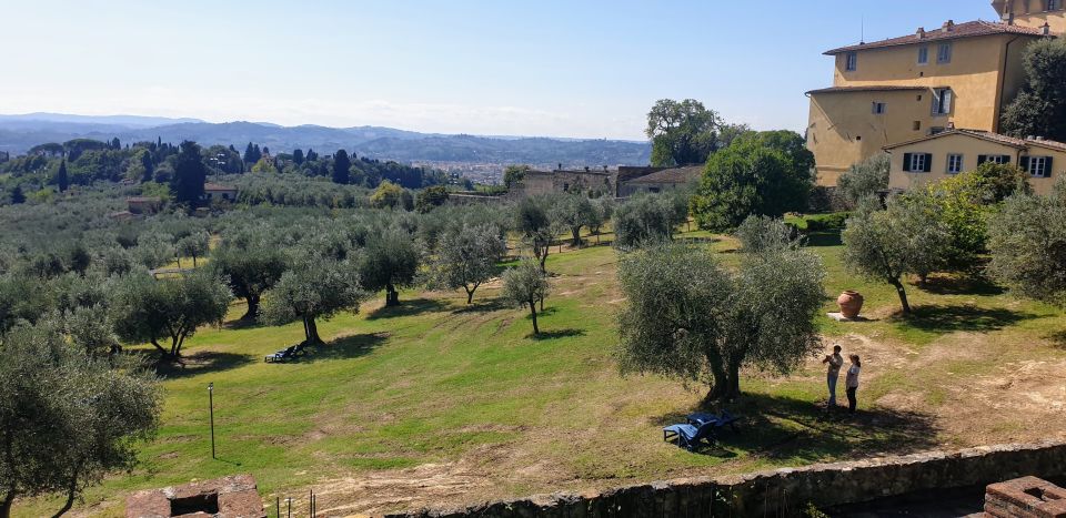 From Florence: Horseback Ride and Olive Oil and food tasting - Language and guide dynamics: how to make it work for you