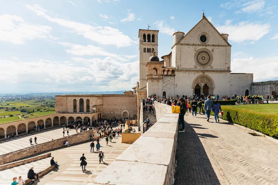 From Florence: Orvieto and Perugia Tour with Church Visits - Perugia on a Hill: Piazza IV Novembre, Rocca Paolina, and Local Atmosphere