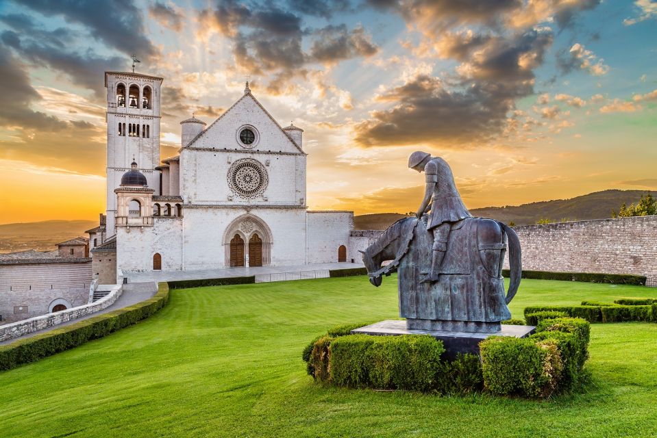 From Florence: Private Day Trip to Assisi and Cortona - San Francesco d’Assisi and Santa Maria Maggiore: what to expect on church time