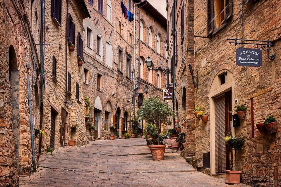 From Florence: PRIVATE Tour of San Gimignano and Volterra - Why San Gimignano and Volterra fit together so well