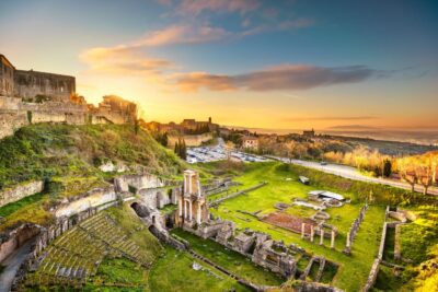 From Florence: PRIVATE Tour of San Gimignano and Volterra - The private Mercedes van and the pickup that actually matters