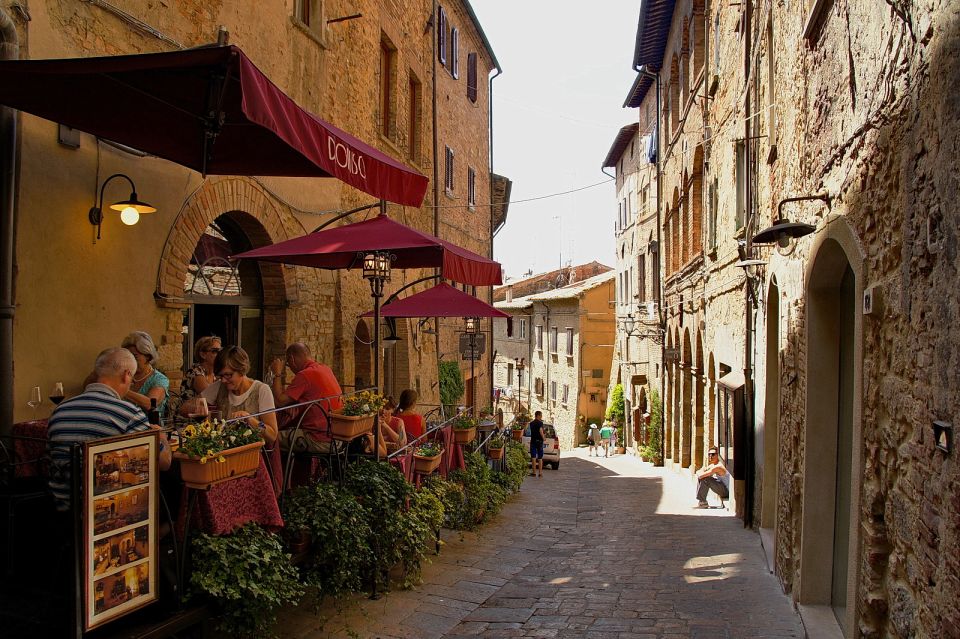 From Florence: PRIVATE Tour of San Gimignano and Volterra - Lunch in a trattoria or farm house: how to use the break well