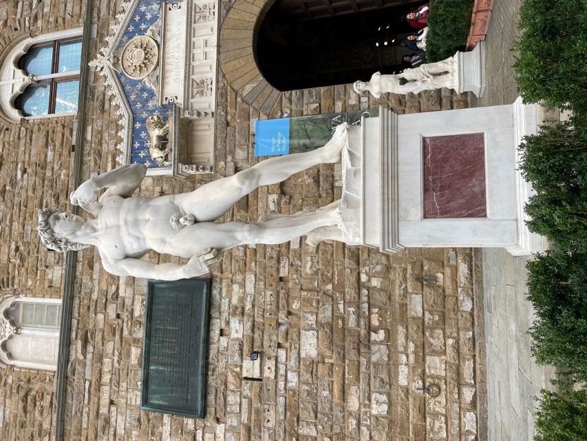 From Livorno: Guided Day Trip to Florence and Pisa by Bus - Leaning Tower of Pisa: 30 minutes for the big recognizable shot