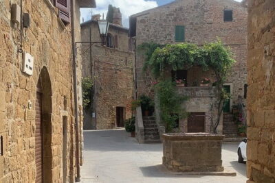 Full Day PRIVATE Guided Tour in Val D'Orcia Region - Monticchiello lunch: a fortified medieval village you can actually slow down in