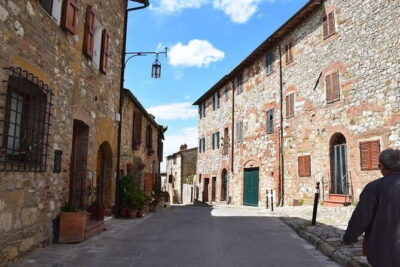 Full Day Private Guided Tour to Assisi and Cortona from Florence - Assisi Basilica of San Francesco: What the Guide Helps You See