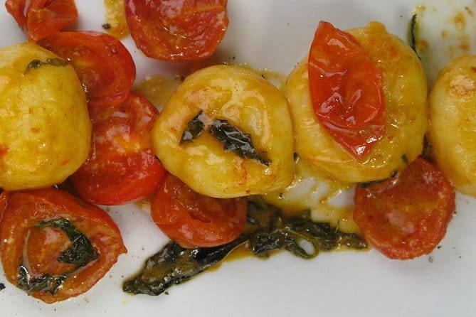 Gluten-Free Dinner & Wine in the Chef's Charming Home - Meeting in Florence: where to go and what to expect at 7:00 pm