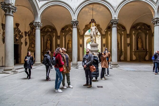 Guided Tour of Florence by Night - Santa Croce (outside) to Piazza della Signoria: Renaissance power in the open air