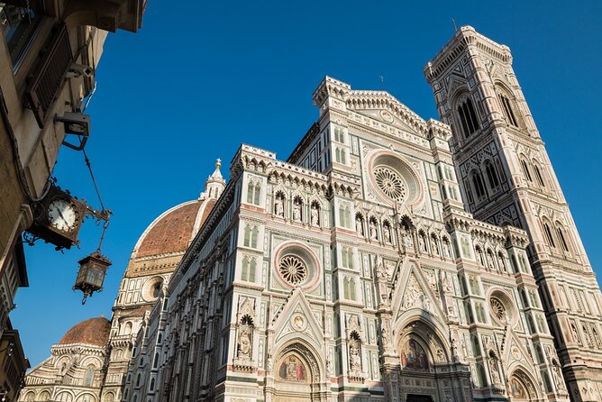 Guided tour of Florence with official guide - Piazza de Pitti and the Medici Finale at Palazzo Pitti