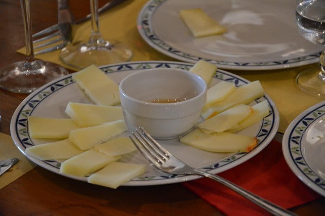 Half-Day Chianti Tour to 2 Wineries with Wine Tastings and Meal - Meeting point and the quick wine-and-cheese stop
