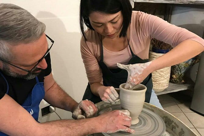 Handmade Tuscan Ceramics Masterclass in Montelupo - Meeting point and first impressions at La Galleria Nuove Forme d’Arte