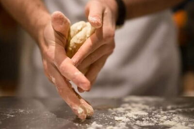 Hands on Deluxe Traditional 4-course dinner with fresh pasta - Timing and flow: how the 3 hours 45 minutes dinner class really runs