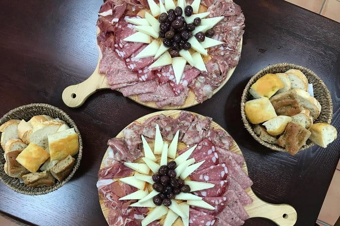 Horse ride in the Mugello (transfer from / to Florence) and Tuscan aperitif - Barberino di Mugello Countryside Walk: Get Your Bearings First
