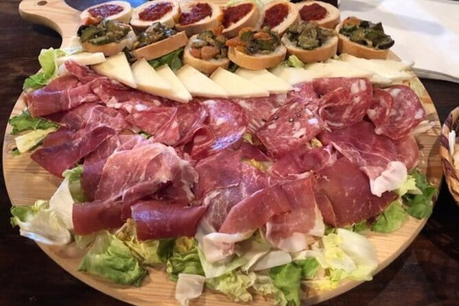 Horseback ride and gourmet cuisine in a historic food shop - Who should book this horseback + gourmet lunch tour