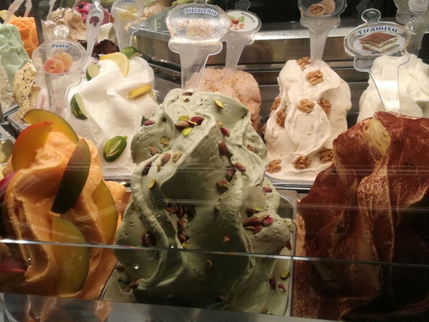 Illuminated Florence Tour for Kids with Gelato & Pizza - The Duomo area and Santa Maria del Fiore exterior: big Florence, kid-friendly framing