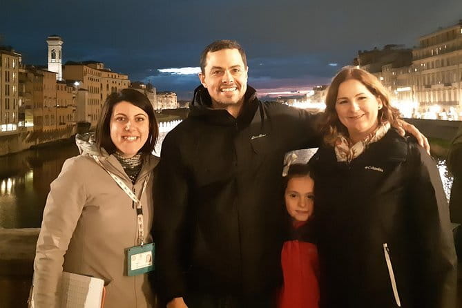 Kid-Friendly Florence Tour by Night with Gelato & Pizza - Where the tour starts: Piazza della Signoria at 5:30 pm