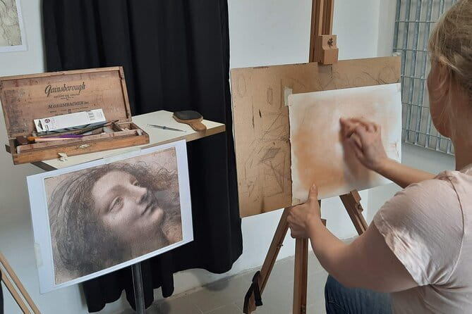 Leonardian Drawings & art workshop in Florence - Entering the Geko Art Studio on Via Coluccio Salutati