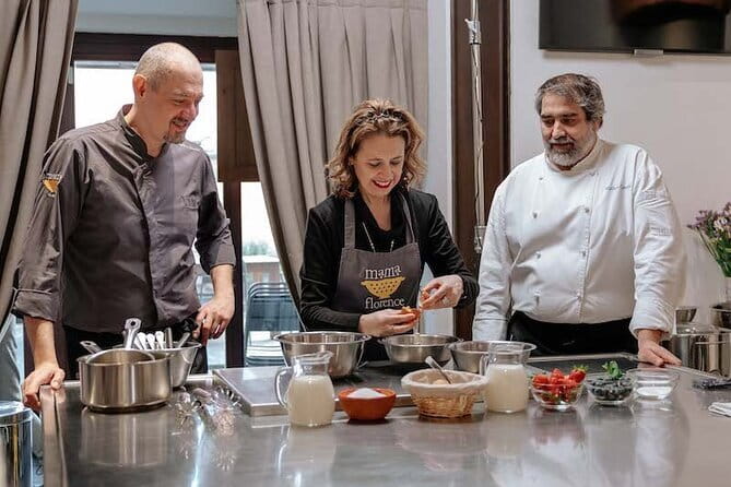 MaMa Florence Guided Market Tour and 4 Course-Pasta Cooking Class - The walk to Mama Florence in San Frediano: a simple transition