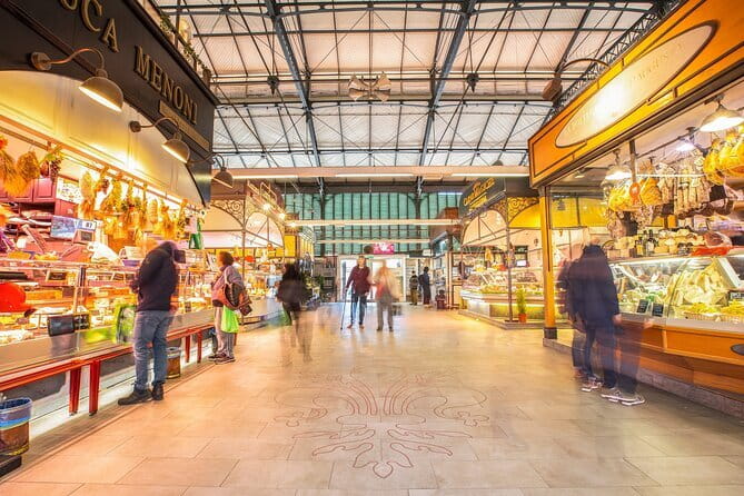 Market Food Tour in Florence + 4 courses lunch Cooking Class - Wine, water, and lunch comfort: the details that affect the meal