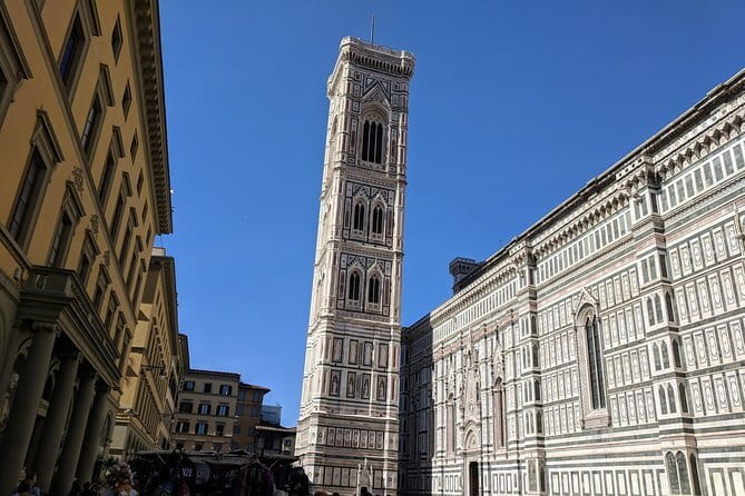Medici Secrets & Mysteries: Interactive Walking Tour Game - The main downside: GPS and offline can change the experience