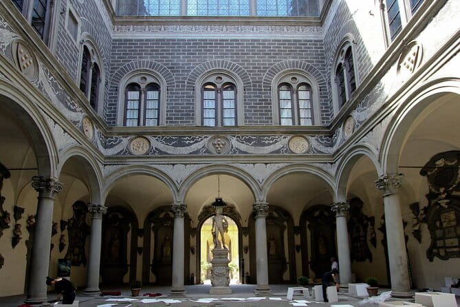 Medici Secrets & Mysteries: Interactive Walking Tour Game - Small practical tips to make it feel smooth